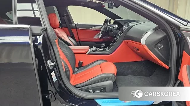 BMW 8 Series (G15) 2021 Черный из Кореи, фото 2