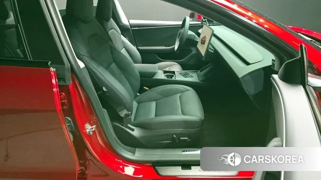 Tesla Model 3 2024 Красный из Кореи, фото 2