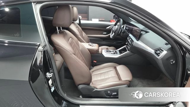 BMW 4 Series (G22) 2024 Черный из Кореи, фото 2