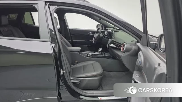 Chevrolet (GM Daewoo) Trax Crossover 2024 Черный из Кореи, фото 2