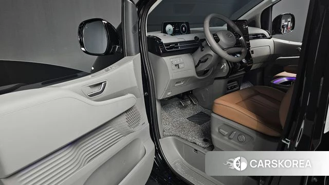 Hyundai Staria 2025 Черный из Кореи, фото 2