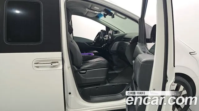 Hyundai Staria 2023 Белый из Кореи, фото 2