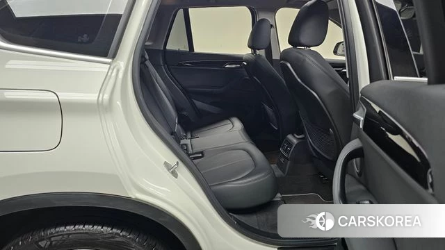 BMW X1 (F48) 2022 Белый из Кореи, фото 2