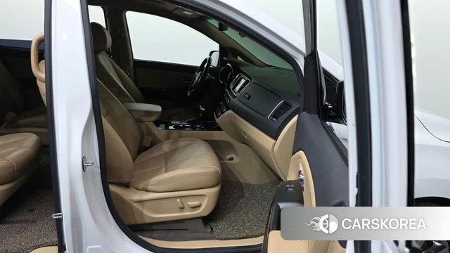Kia The New Carnival 2019 Белый из Кореи, фото 2