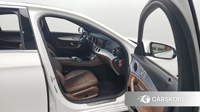 Mercedes-Benz E-Class W213 2020 Белый из Кореи, фото 2