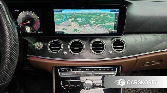 Mercedes-Benz E-Class W213 2018 Черный из Кореи, фото 2