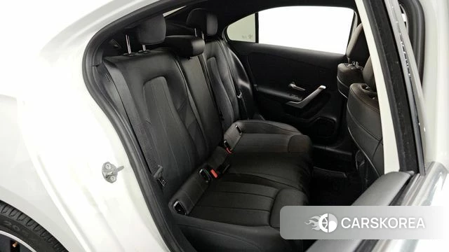 Mercedes-Benz A-Class W177 2021 Белый из Кореи, фото 2