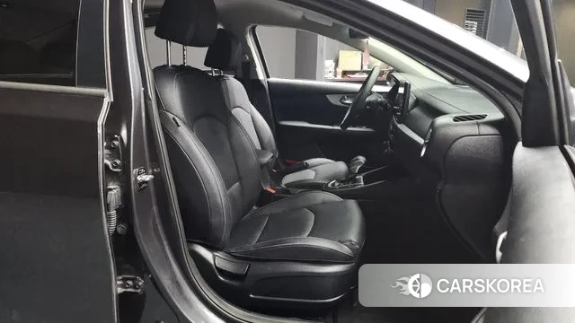 Kia The New K3 2nd generation 2021 Серый из Кореи, фото 2