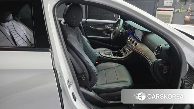 Mercedes-Benz E-Class W213 2021 Белый из Кореи, фото 2
