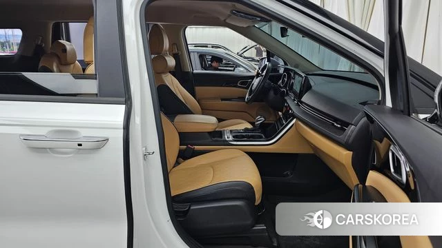 Kia Carnival 4th generation 2023 Белый из Кореи, фото 2
