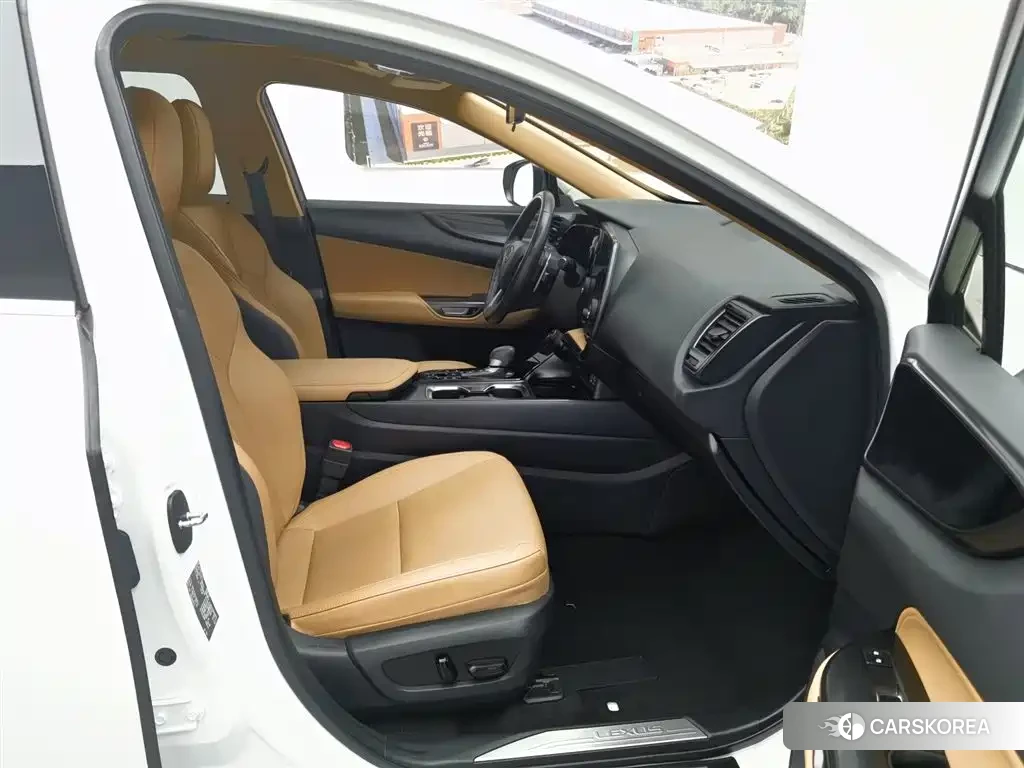 Lexus NX 2022 Белый из Китая, фото 2