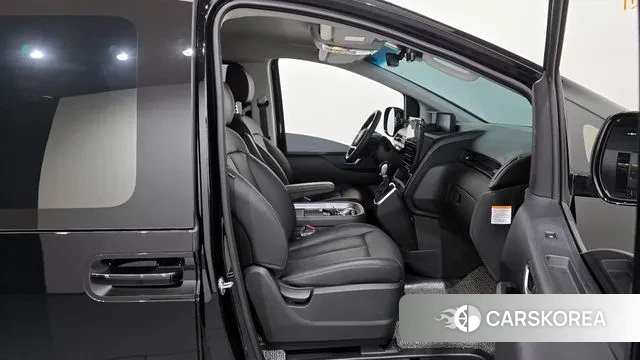 Hyundai Staria 2025 Черный из Кореи, фото 2