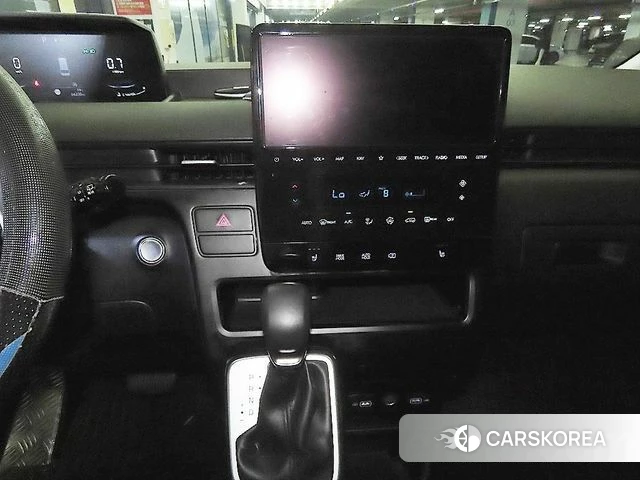 Hyundai Staria 2023 Серебристо-серый из Кореи, фото 2