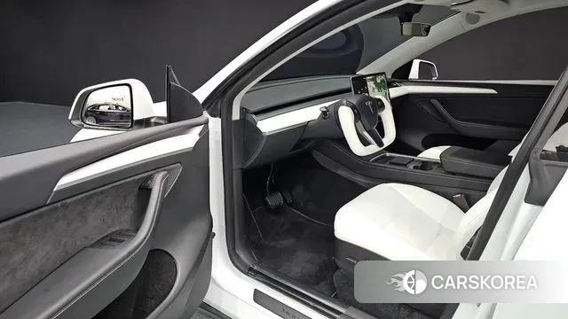 Tesla Model Y 2022 Белый из Кореи, фото 2