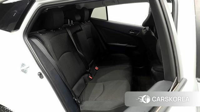 Toyota Prius 4th Generation 2021 Белый из Кореи, фото 2