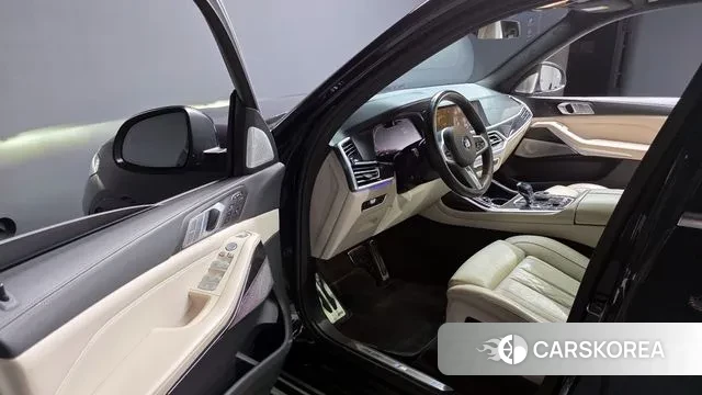 BMW X7 (G07) 2022 Черный из Кореи, фото 2