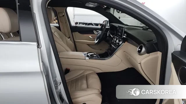 Mercedes-Benz GLC-Class X253 2019 Серебряный из Кореи, фото 2
