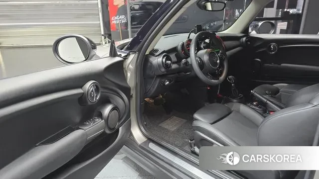 Mini Cooper 2019 Серебряный из Кореи, фото 2