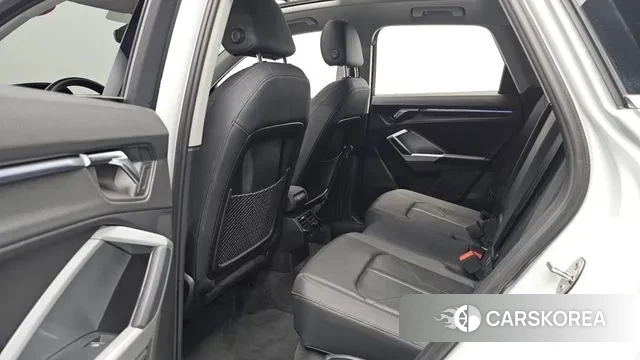 Audi Q3 (F3) 2020 Белый из Кореи, фото 2