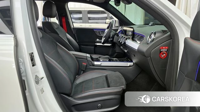 Mercedes-Benz GLB-Class X247 2023 Белый из Кореи, фото 2