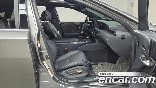 Lexus LS500h 5th generation 2018 Песочный из Кореи, фото 2