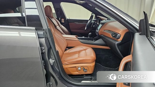 Maserati Levante 2018 Серый из Кореи, фото 2