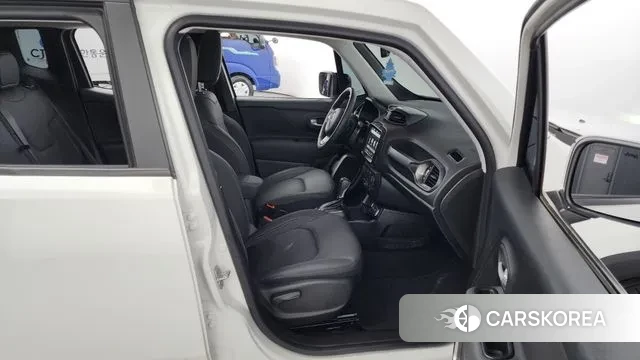 Jeep Renegade 2023 Белый из Кореи, фото 2
