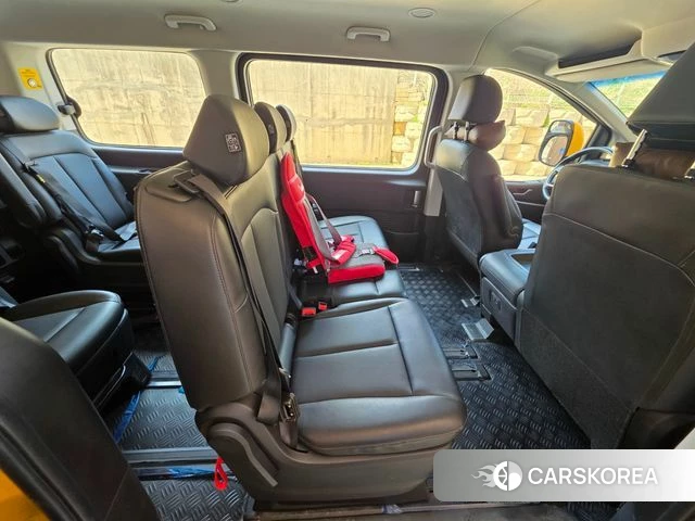 Hyundai Staria 2022 Желтый из Кореи, фото 2