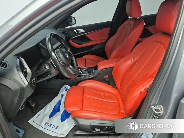 BMW 1 Series (F40) 2022 Серебристо-серый из Кореи, фото 2