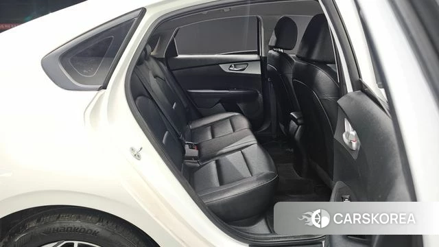 Kia The New K3 2nd generation 2022 Белый из Кореи, фото 2