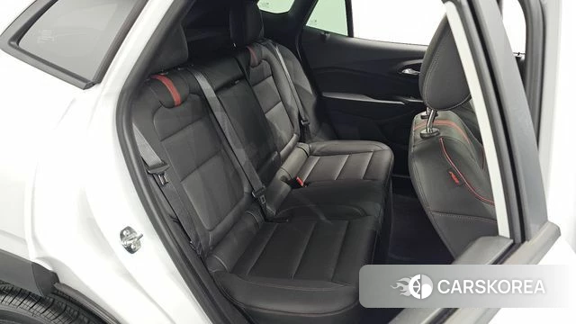 Chevrolet (GM Daewoo) Trax Crossover 2024 Белый из Кореи, фото 2