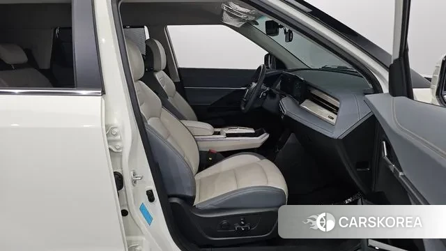 Ssangyong Torres EVX 2023 Белый из Кореи, фото 2