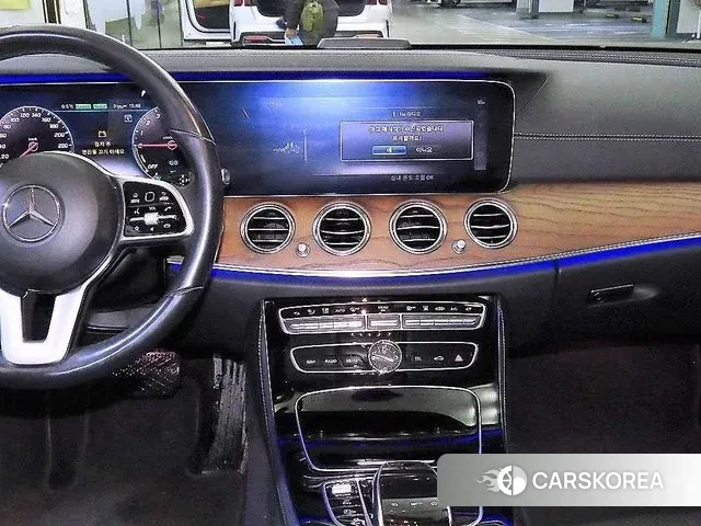 Mercedes-Benz E-Class W213 2019 Черный из Кореи, фото 2