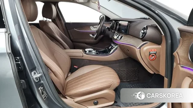 Mercedes-Benz E-Class W213 2019 Серый из Кореи, фото 2