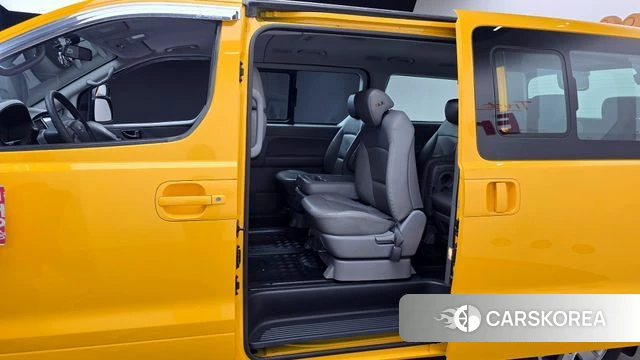 Hyundai The New Grand Starex 2018 Желтый из Кореи, фото 2