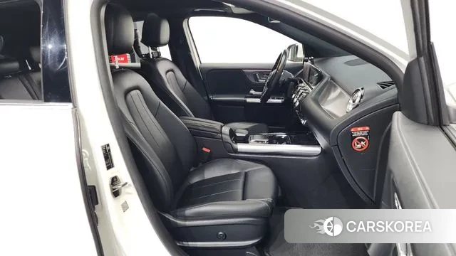 Mercedes-Benz GLA - Class H247 2021 Белый из Кореи, фото 2