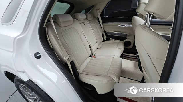 Genesis GV70 2023 Белый из Кореи, фото 2