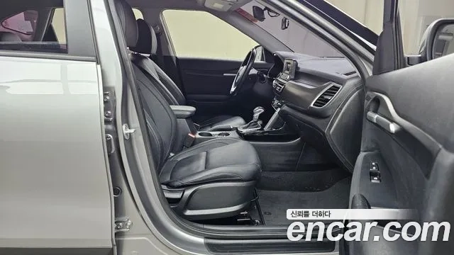 Kia Seltos 2019 Серебристо-серый из Кореи, фото 2