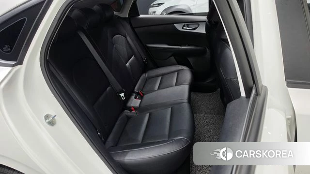Kia The New K3 2nd generation 2021 Белый из Кореи, фото 2