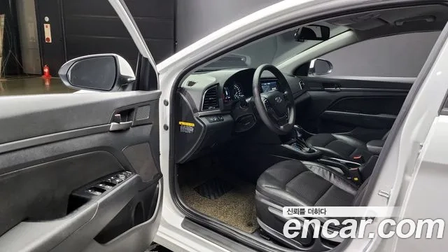 Hyundai Avante AD 2018 Белый из Кореи, фото 2