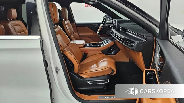 Lincoln Aviator 2nd generation 2020 Белый из Кореи, фото 2