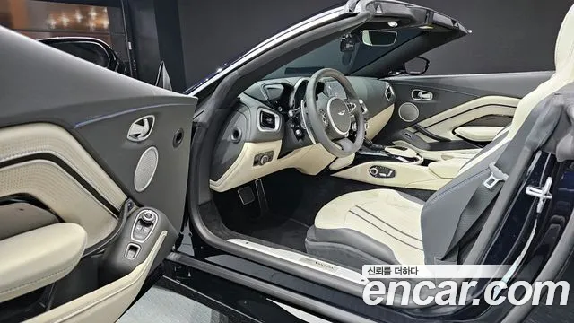 Aston Martin Vantage 2nd Generation 2023 Черный из Кореи, фото 2
