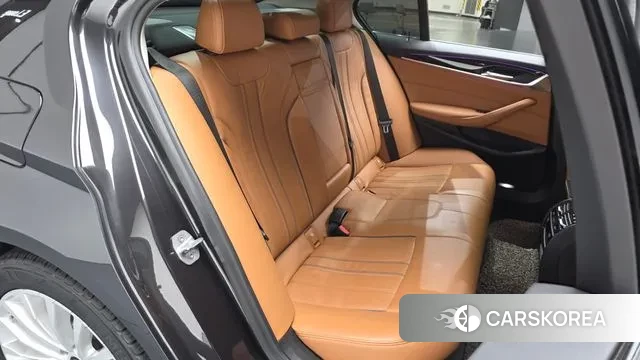 BMW 5 Series (G30) 2018 Серый из Кореи, фото 2