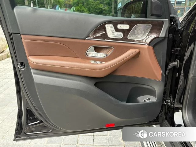 Mercedes-Benz GLE (import) 2025 Черный из Китая, фото 2