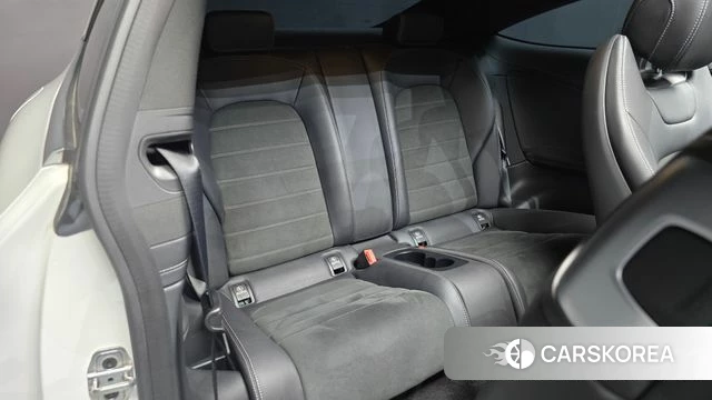 Mercedes-Benz C-Class W205 2023 Белый из Кореи, фото 2