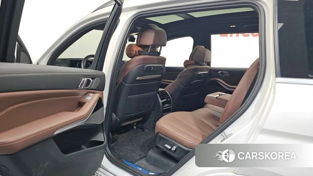 BMW X7 (G07) 2022 Белый из Кореи, фото 2