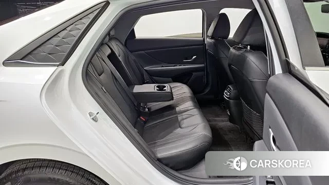 Hyundai The New Avante (CN7) 2023 Белый из Кореи, фото 2