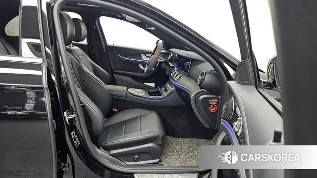 Mercedes-Benz E-Class W213 2021 Черный из Кореи, фото 2