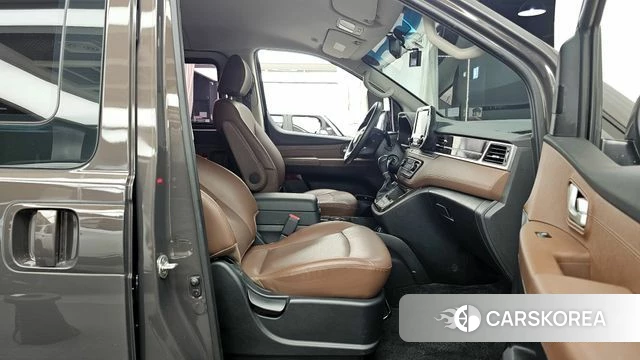 Hyundai The New Grand Starex 2019 Коричневый из Кореи, фото 2