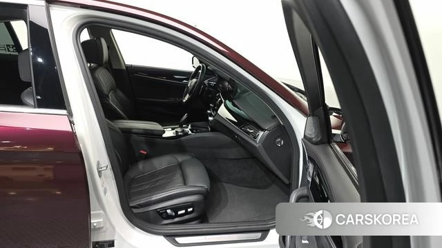 BMW 5 Series (G30) 2020 Фиолетовый из Кореи, фото 2